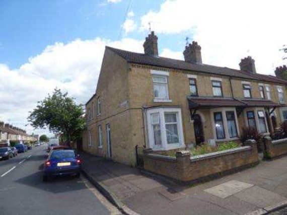 3 Bedroom End of Ter...